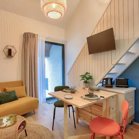 Appartamento 250m De La -